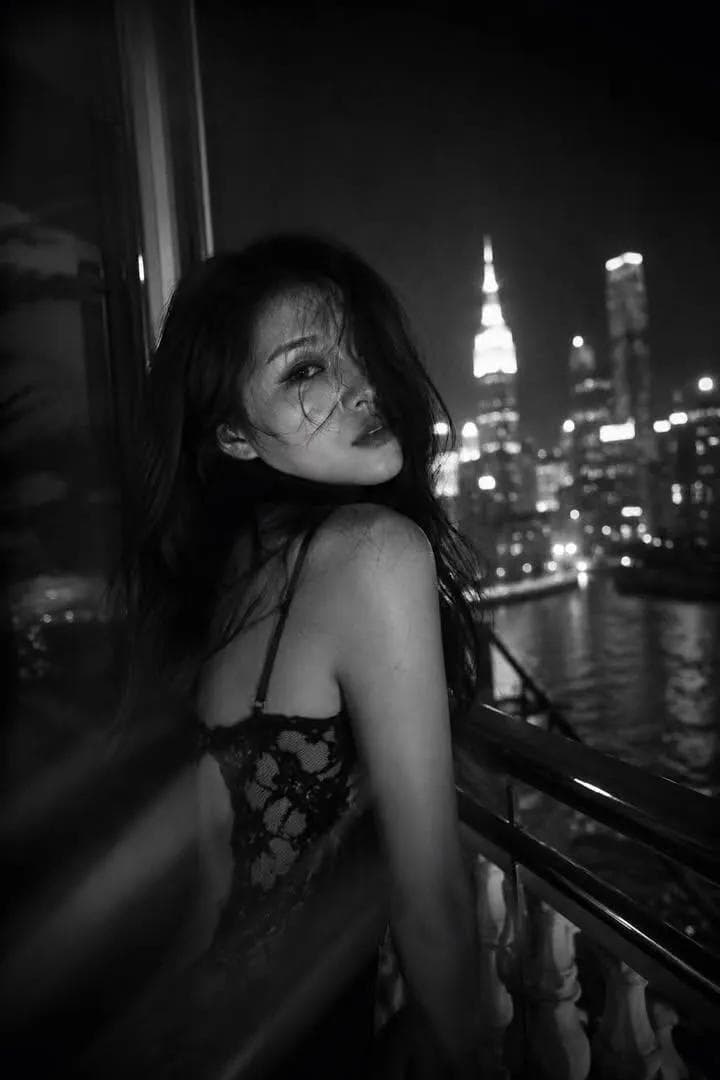 Create timeless black-and-white cinematic portraits with dra